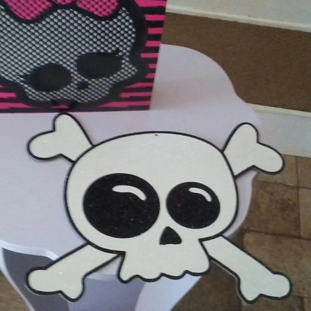Monster High pocket folder, skull sign, stretch bracelet and pencil sharpener - Picture 2 of 9